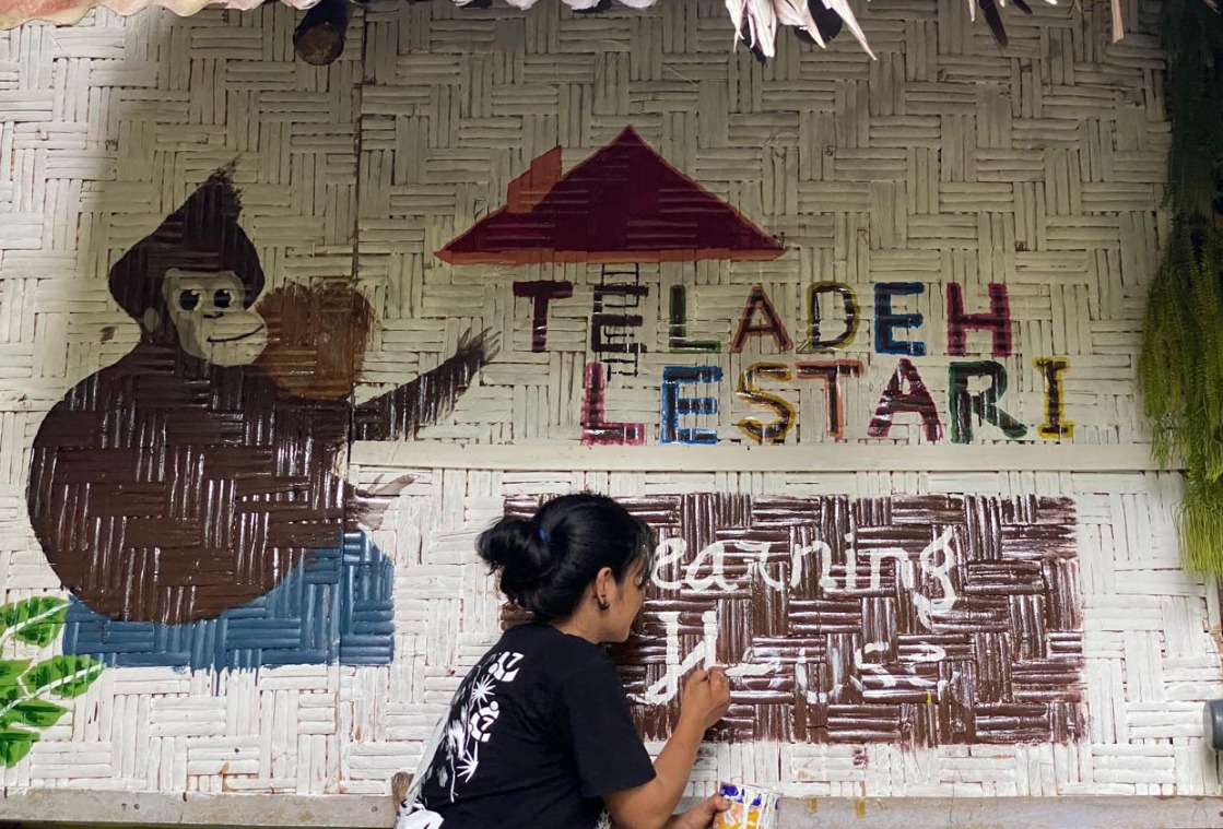 Intern working a learning house